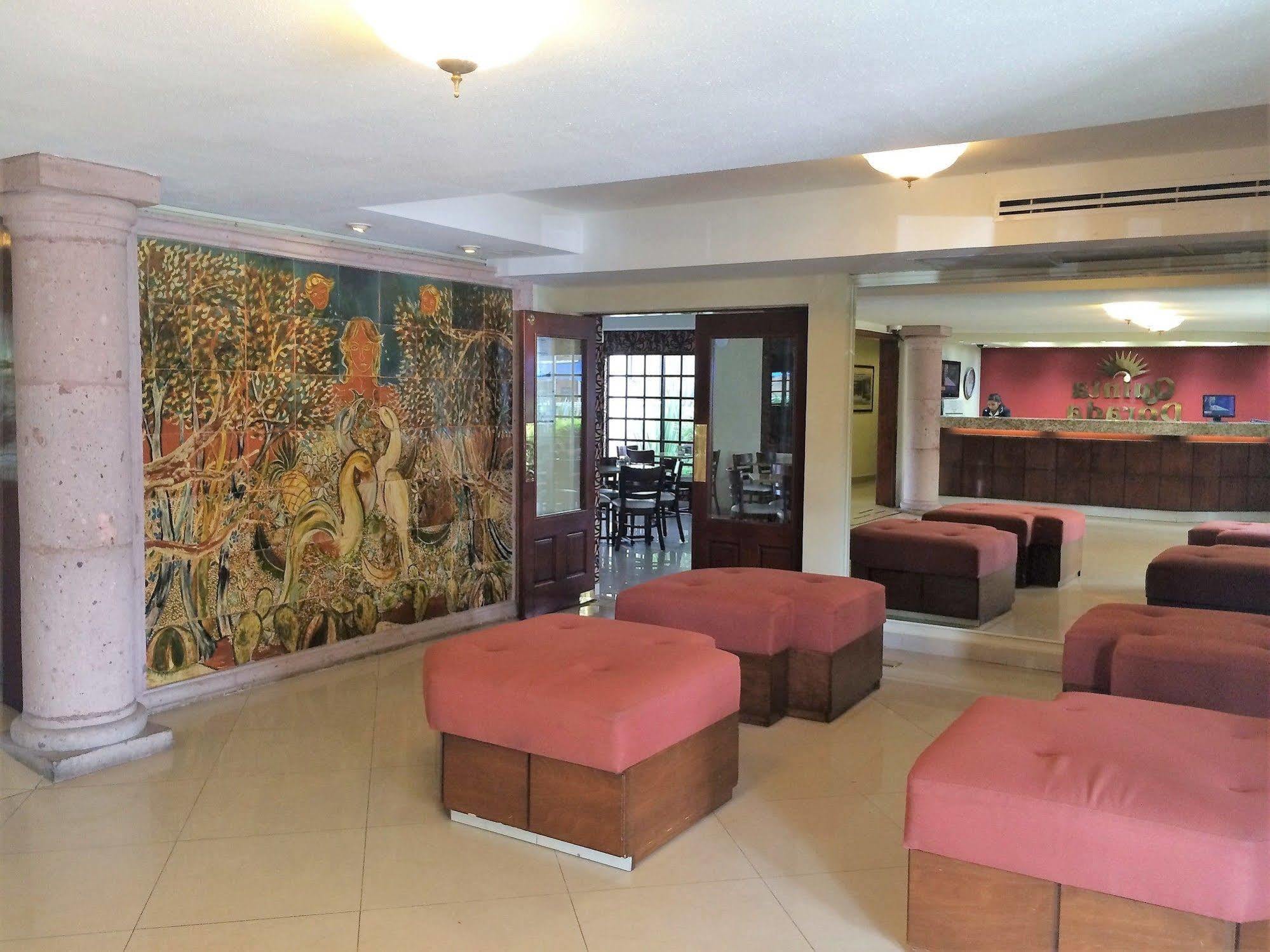Quinta Dorada Hotel & Suites Saltillo Exterior photo